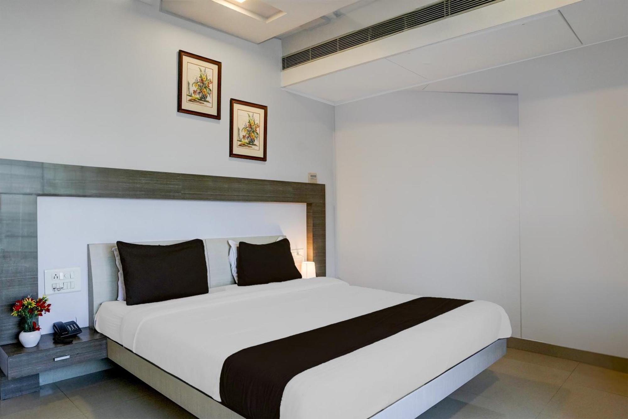 Super Collection O Limda Chowk Formerly Hotel Harmony Rajkot Ngoại thất bức ảnh